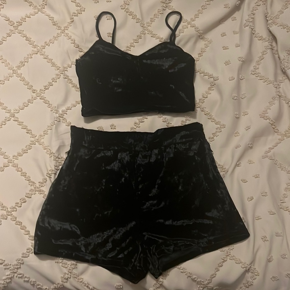 Buffbunny Frozen velvet set